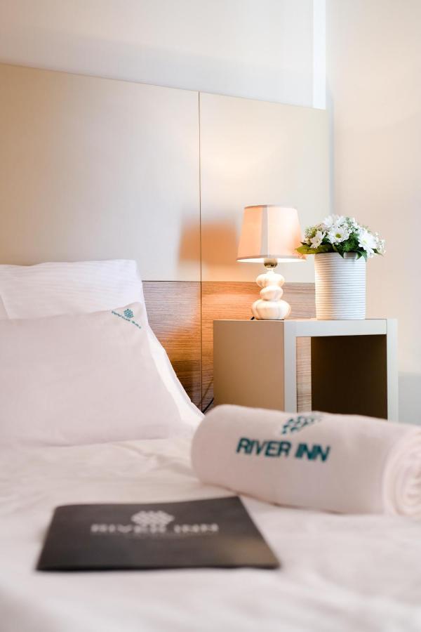 River Inn Stari Banovci المظهر الخارجي الصورة